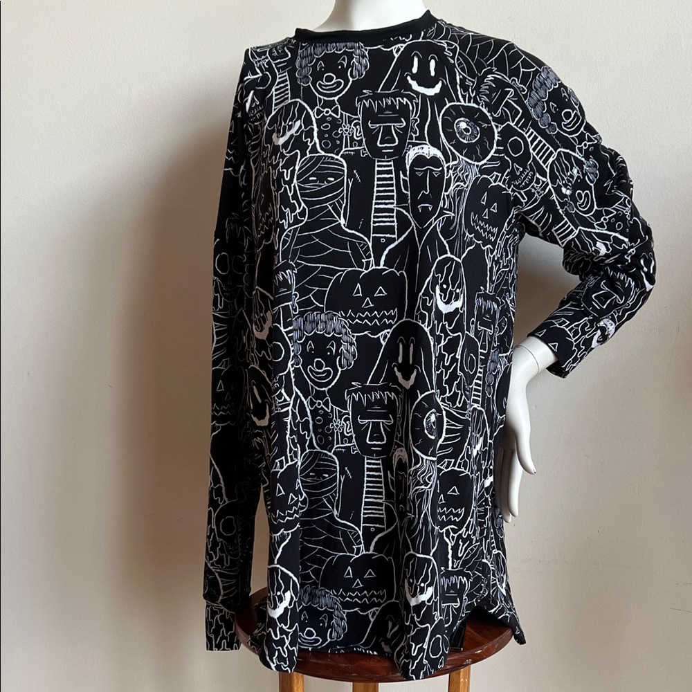 LuLaRoe Halloween inspired Dracula ghost Black and White Graphic Top